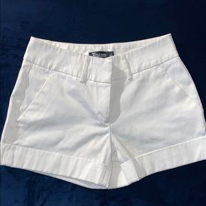 NWOT 7TH AVENUE NY&C WHITE DRESS SHORTS SIZE 0